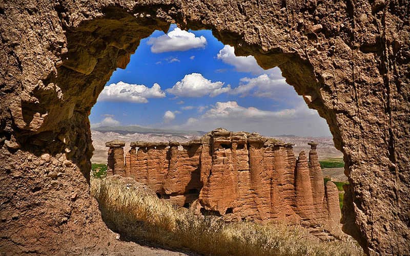 دودکش های جن در ماهنشان